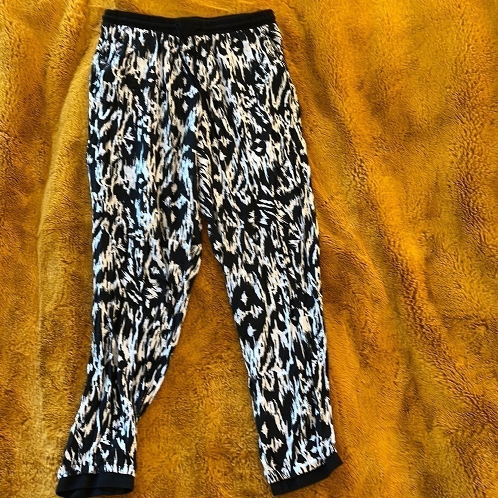 𝅺francesca’s Knit Jogger Pants Black and White Print